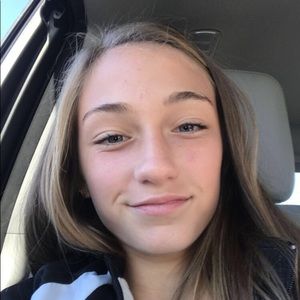 Meet your Posher, Macy